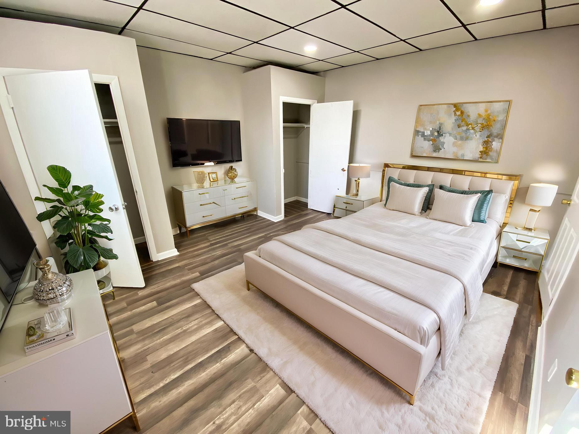 RICHMOND - Residential Lease