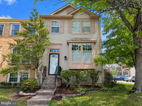 Photo of 13336 Burkitts Road, FAIRFAX, VA 22033 (MLS # VAFX2307946)