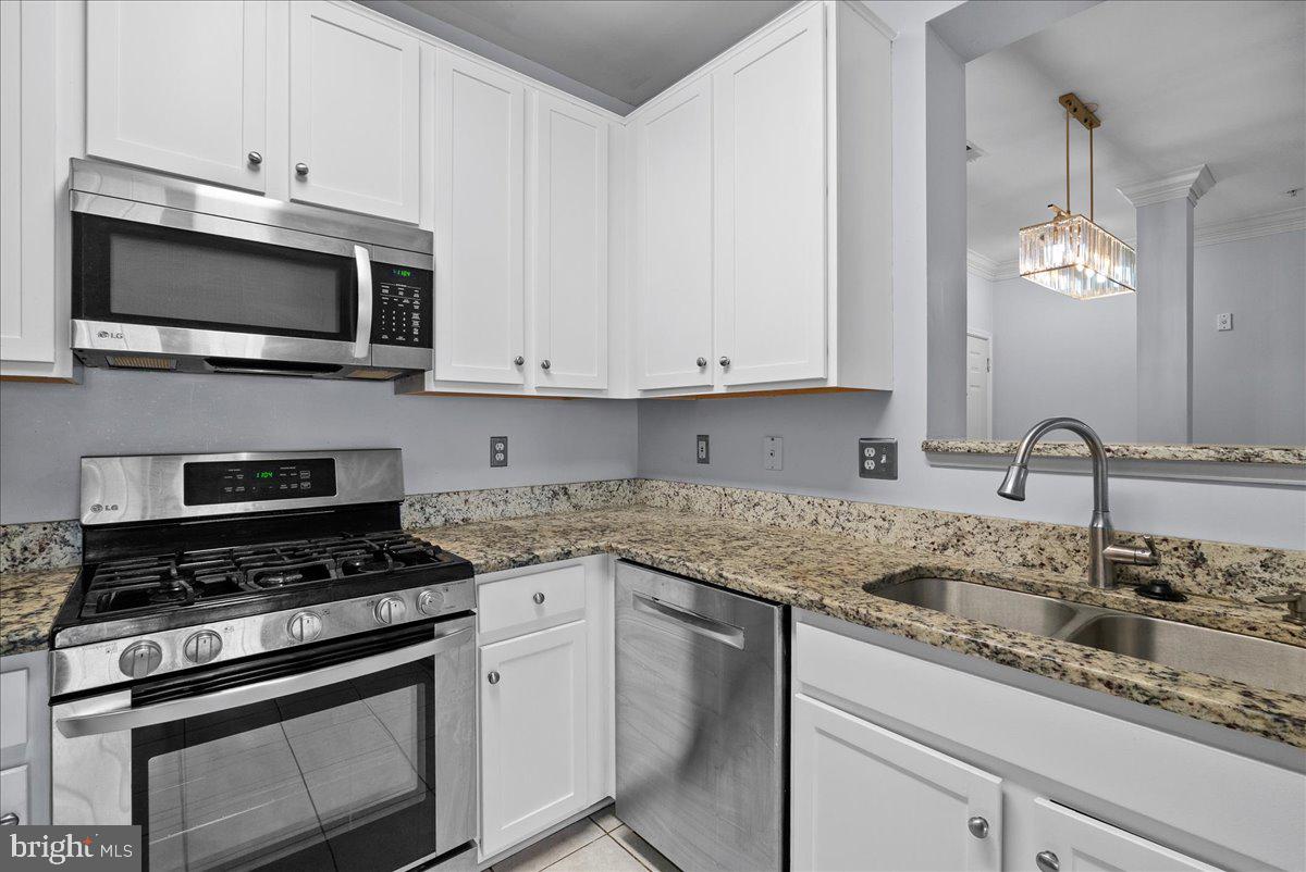 EXCHANGE AT VAN DORN - Residential Lease