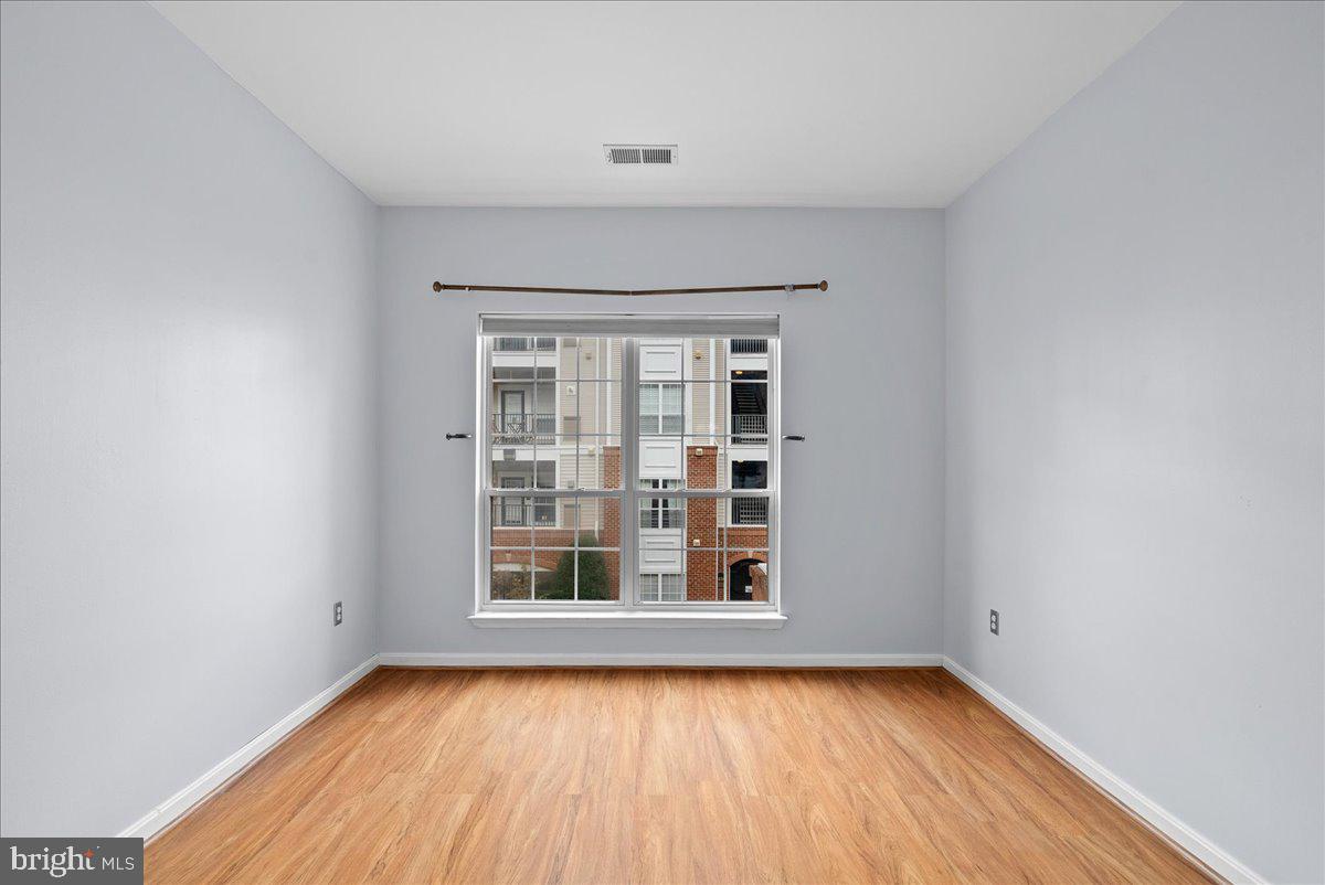 EXCHANGE AT VAN DORN - Residential Lease