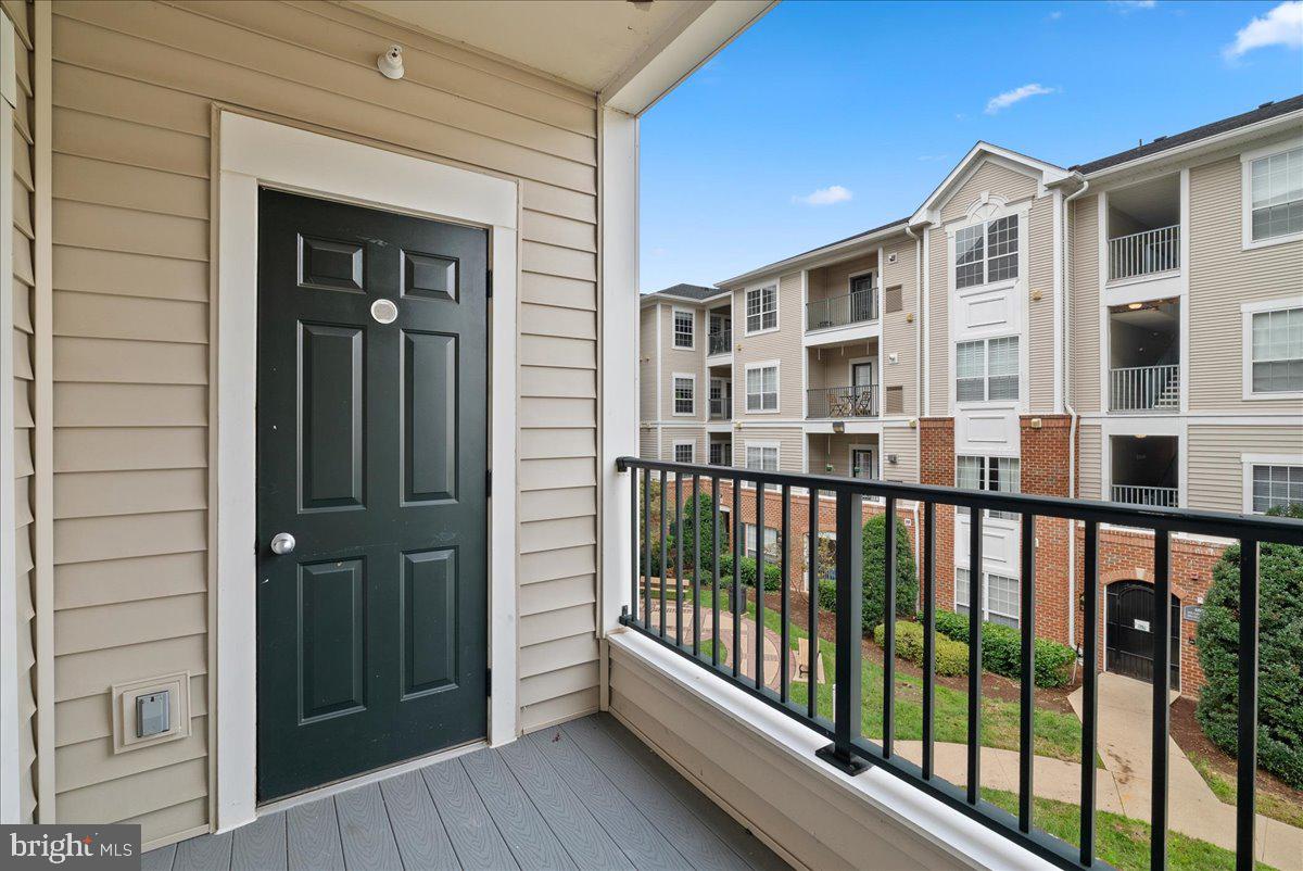 EXCHANGE AT VAN DORN - Residential Lease