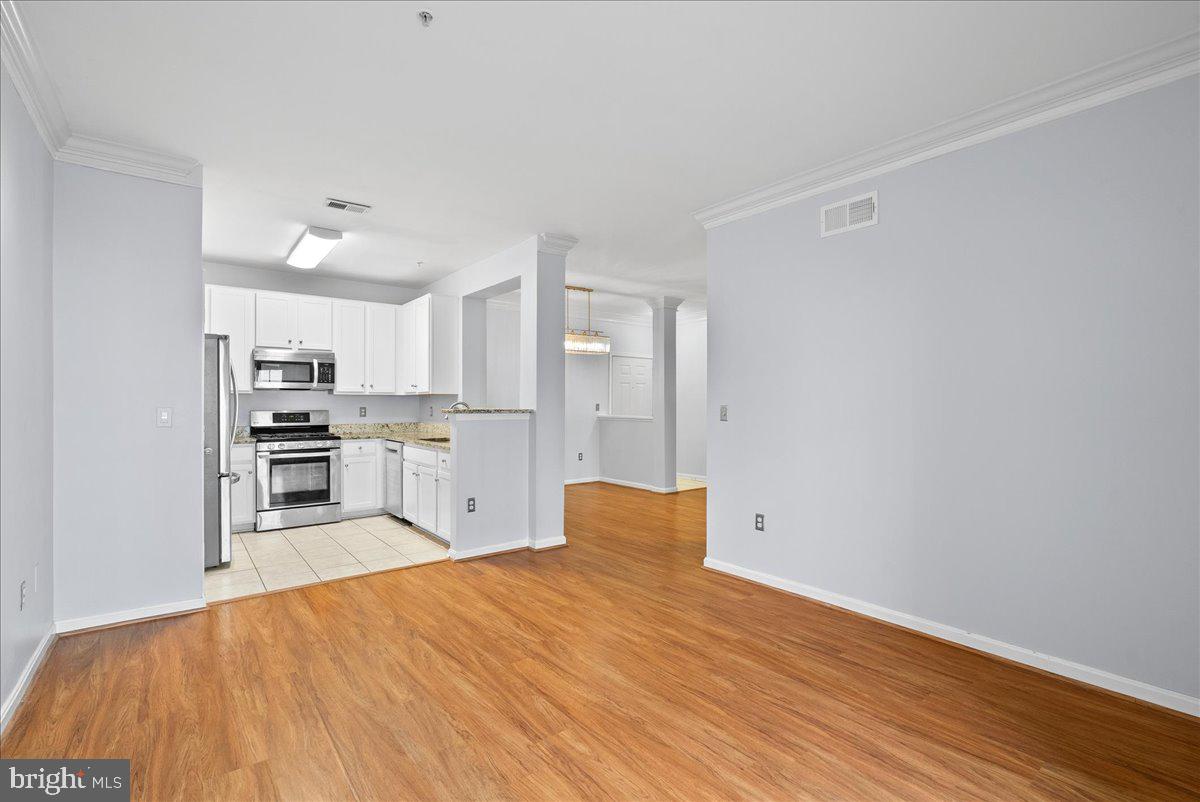 EXCHANGE AT VAN DORN - Residential Lease