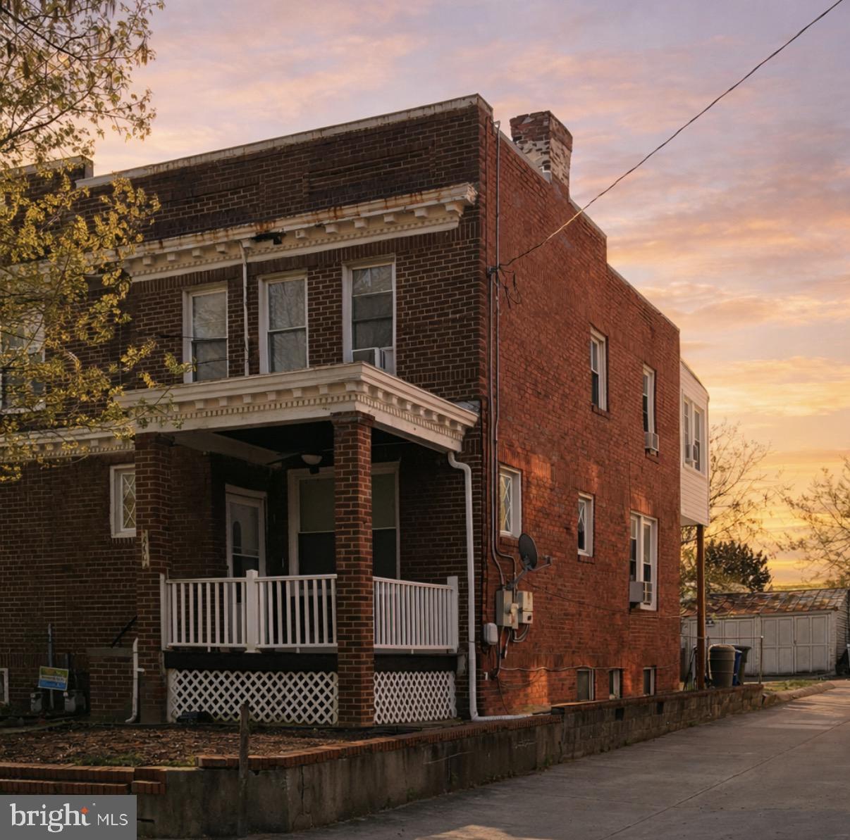 860 WHITTIER PLACE NW