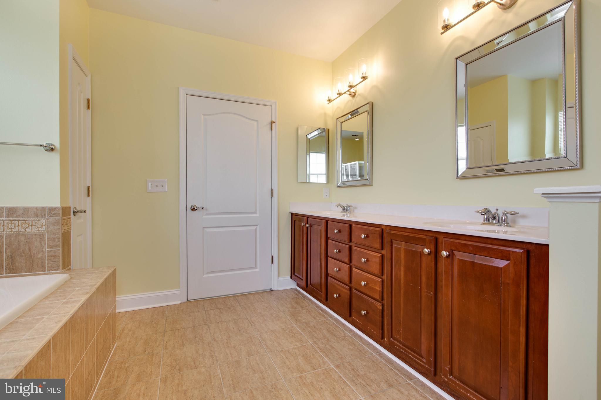 MAPLECREST - Residential