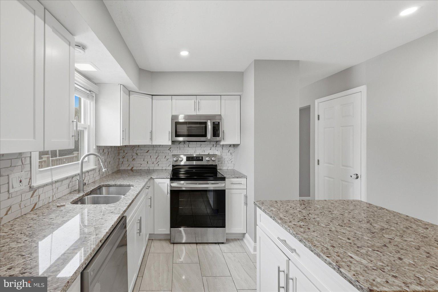 FOREST KNOLLS - Residential