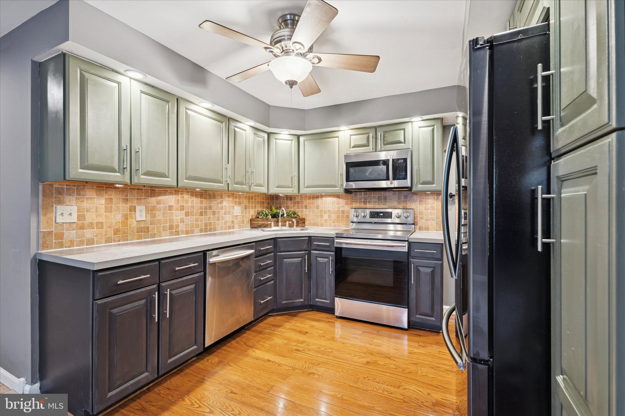 ROXBOROUGH - Residential