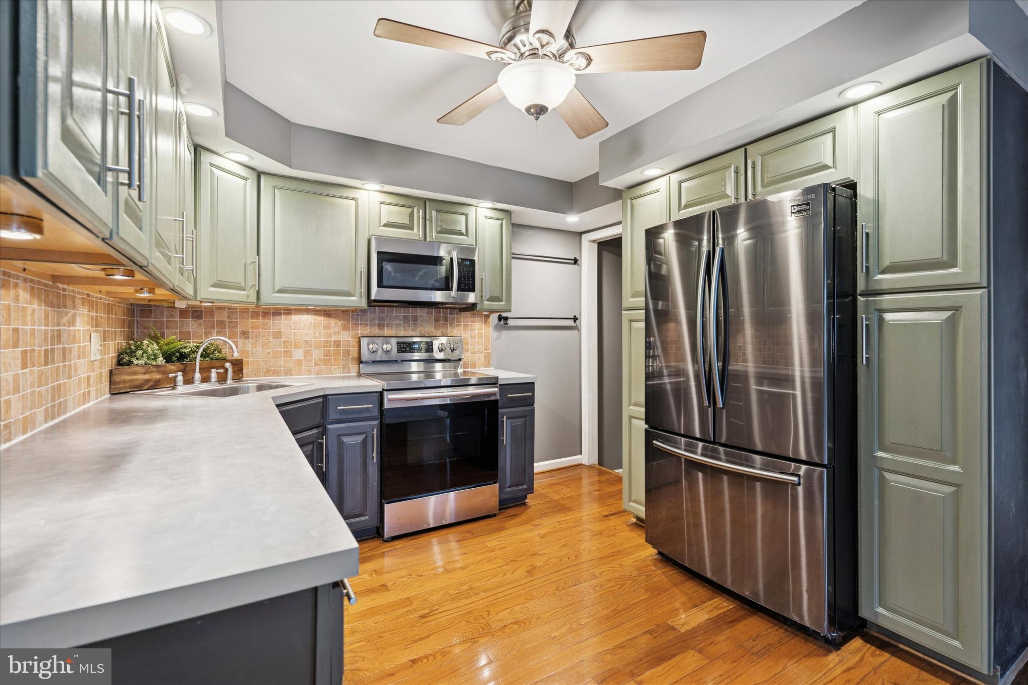 ROXBOROUGH - Residential