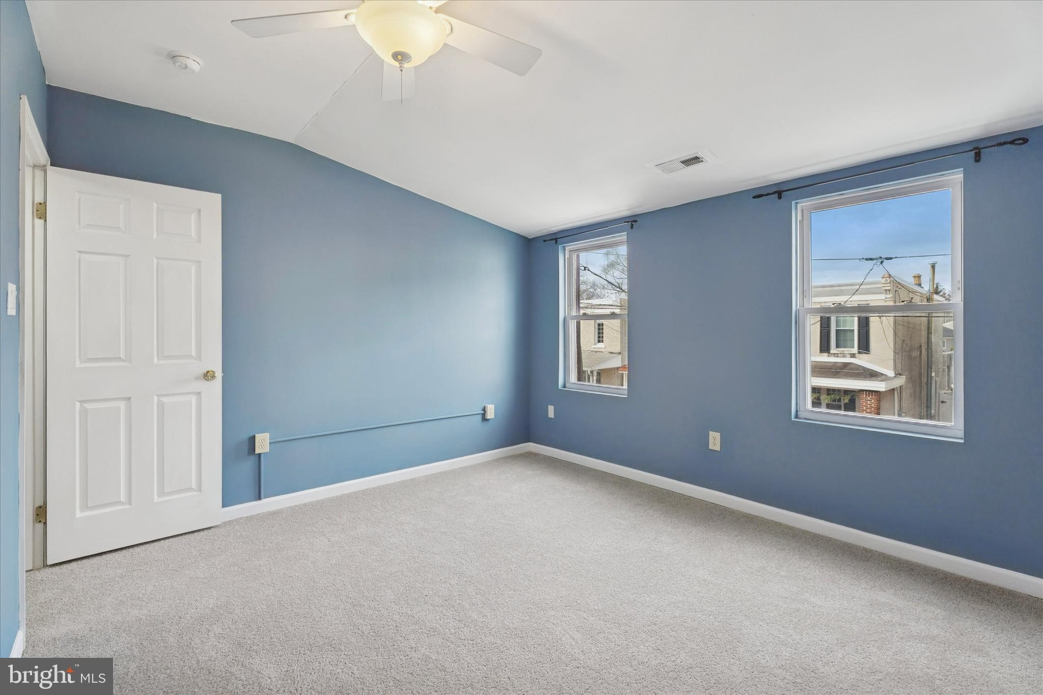 ROXBOROUGH - Residential