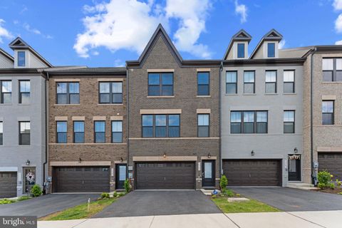 3545 STELLA BLUE DRIVE HYATTSVILLE MD 20782