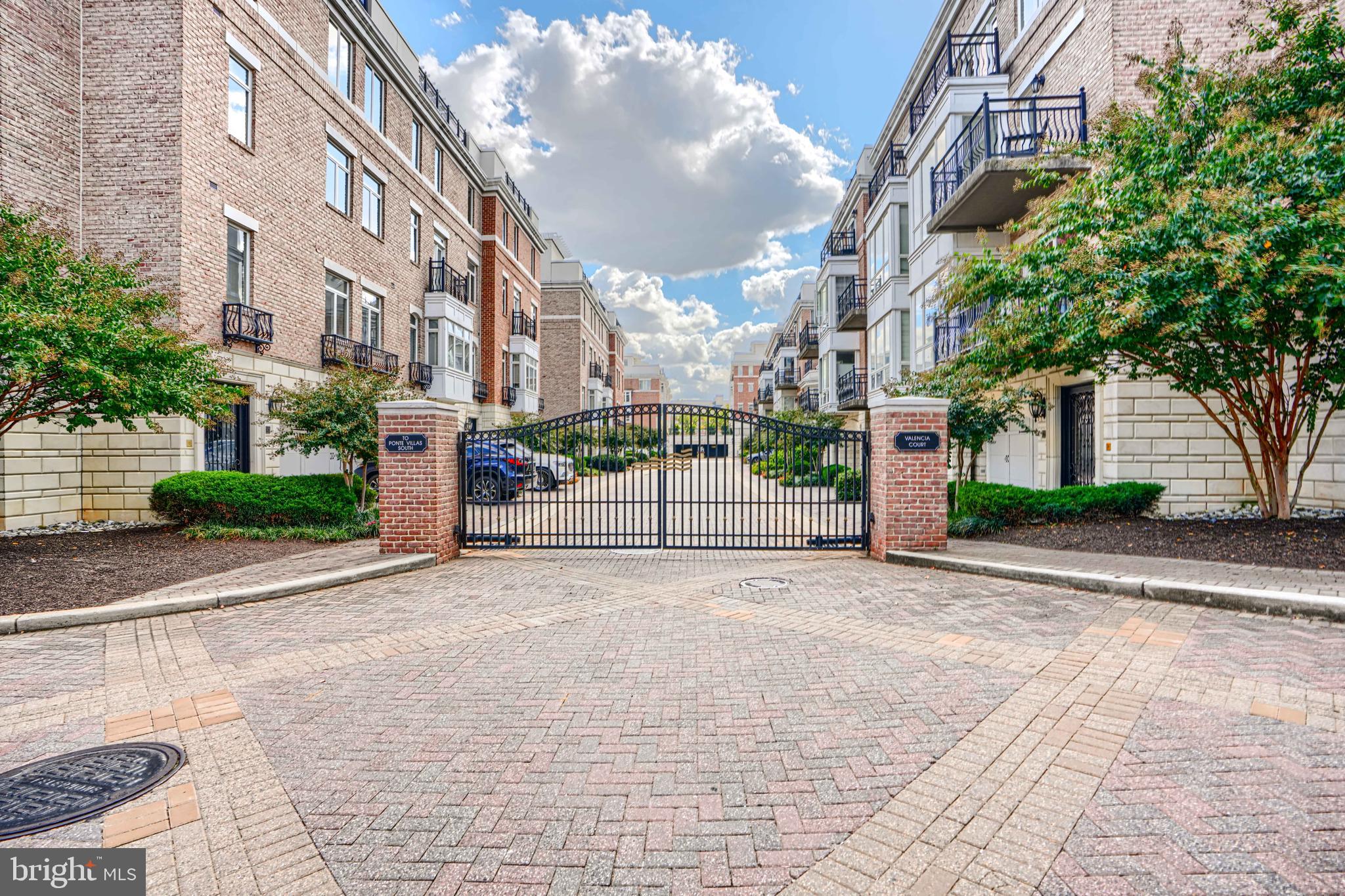 PIER HOMES AT HARBORVIEW - Residential