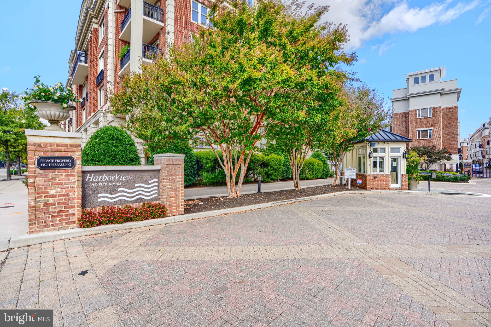 PIER HOMES AT HARBORVIEW - Residential