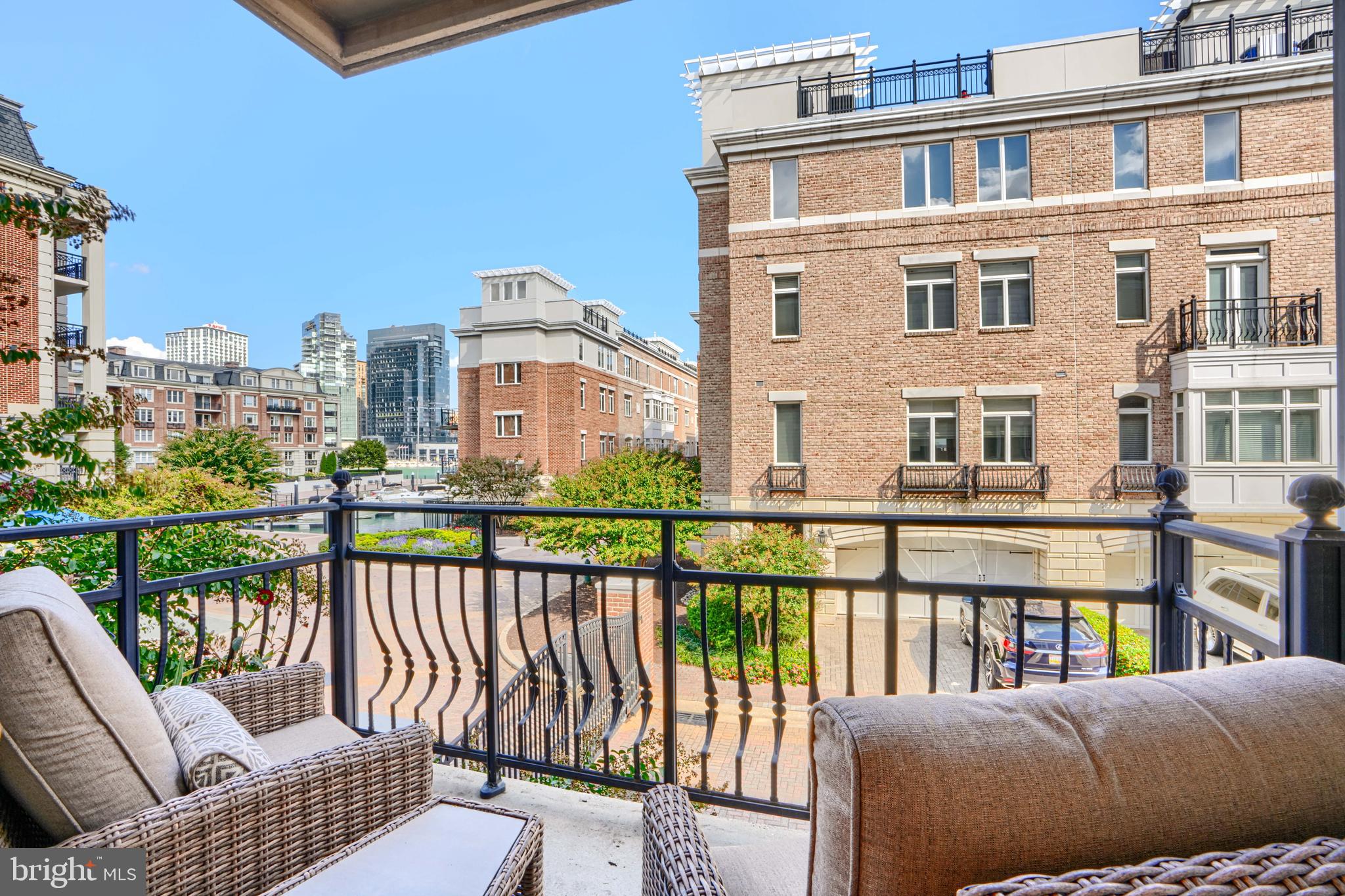 PIER HOMES AT HARBORVIEW - Residential