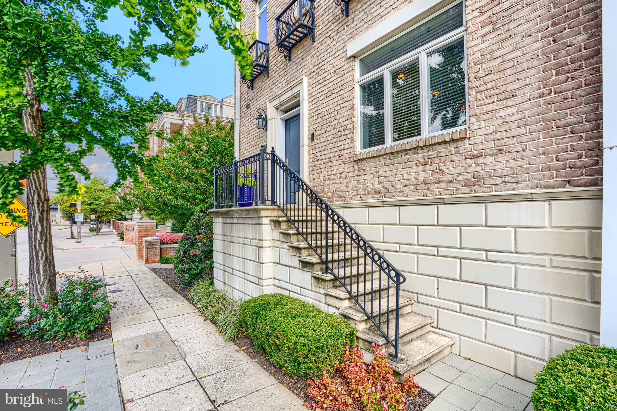 PIER HOMES AT HARBORVIEW - Residential
