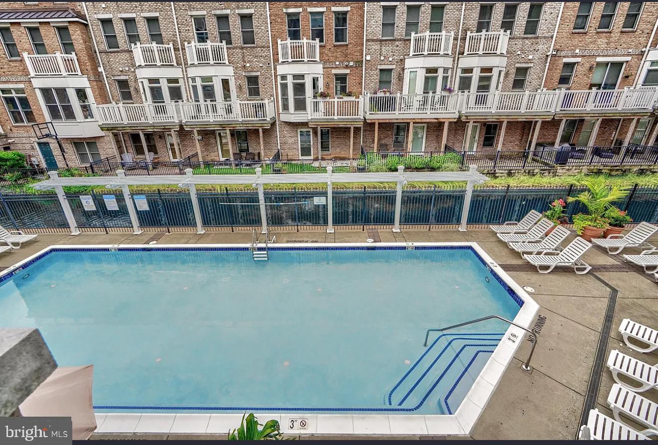 PIER HOMES AT HARBORVIEW - Residential