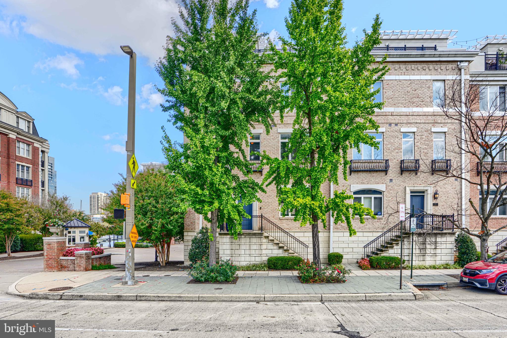 PIER HOMES AT HARBORVIEW - Residential