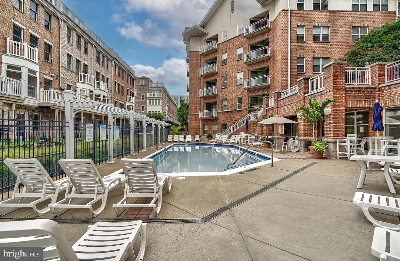 PIER HOMES AT HARBORVIEW - Residential