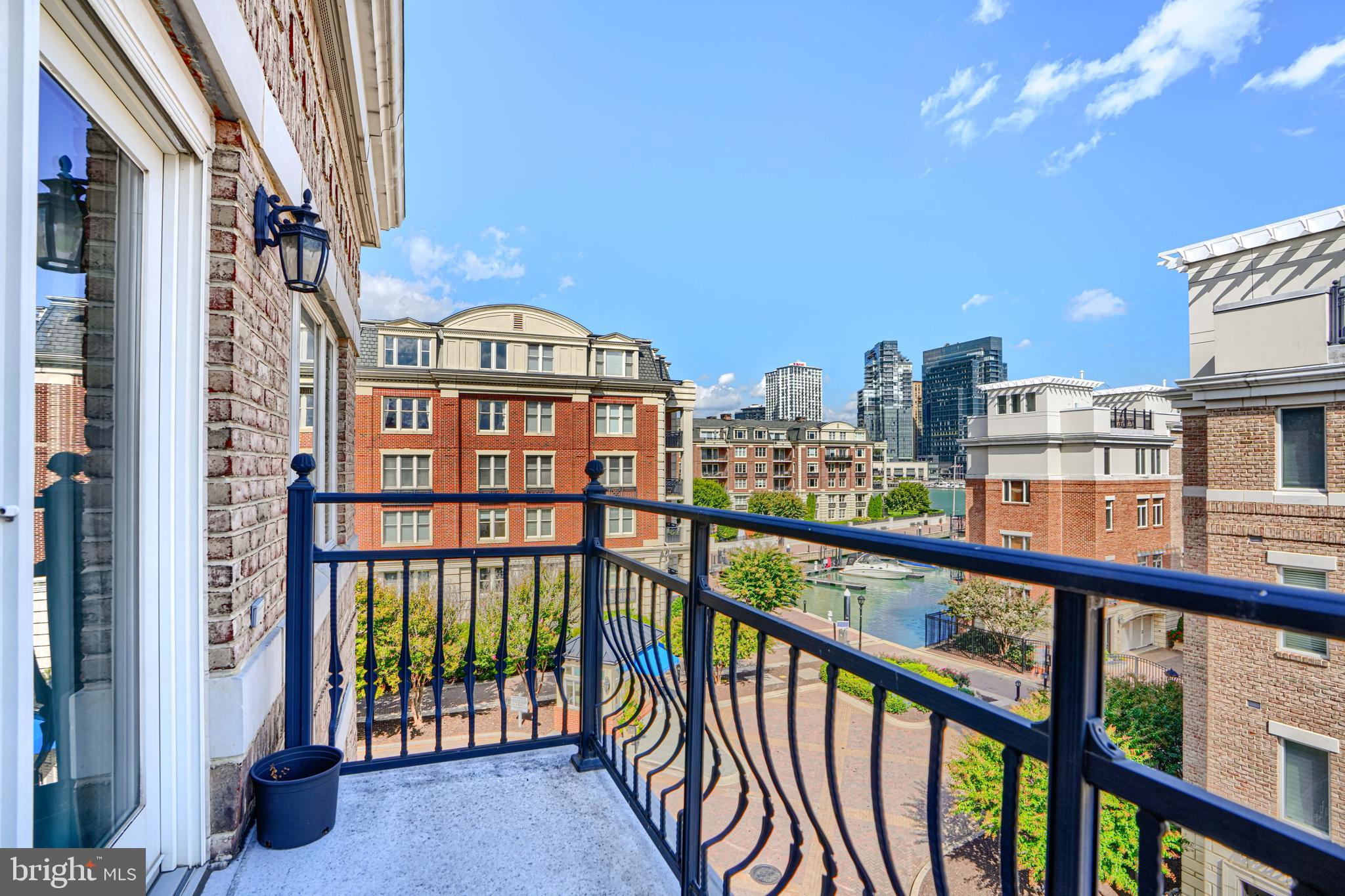 PIER HOMES AT HARBORVIEW - Residential
