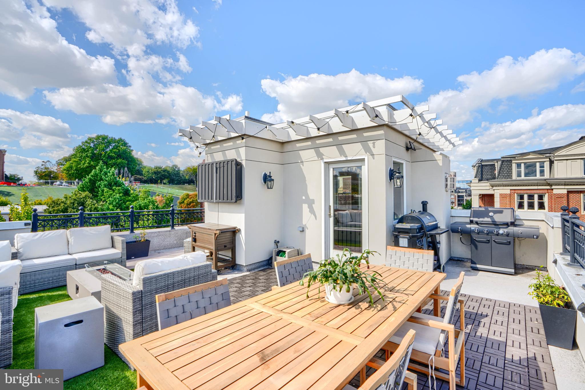 PIER HOMES AT HARBORVIEW - Residential