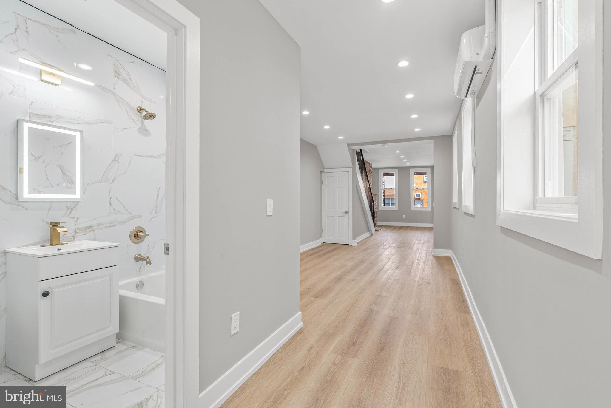 PORT RICHMOND - Residential