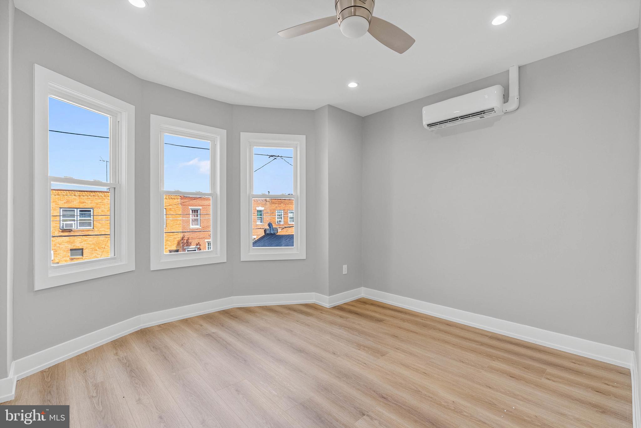 PORT RICHMOND - Residential