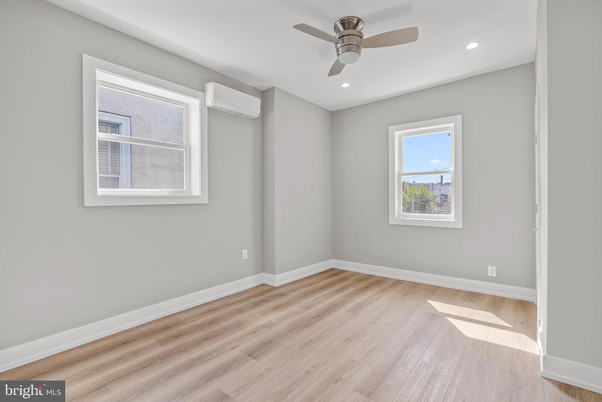 PORT RICHMOND - Residential