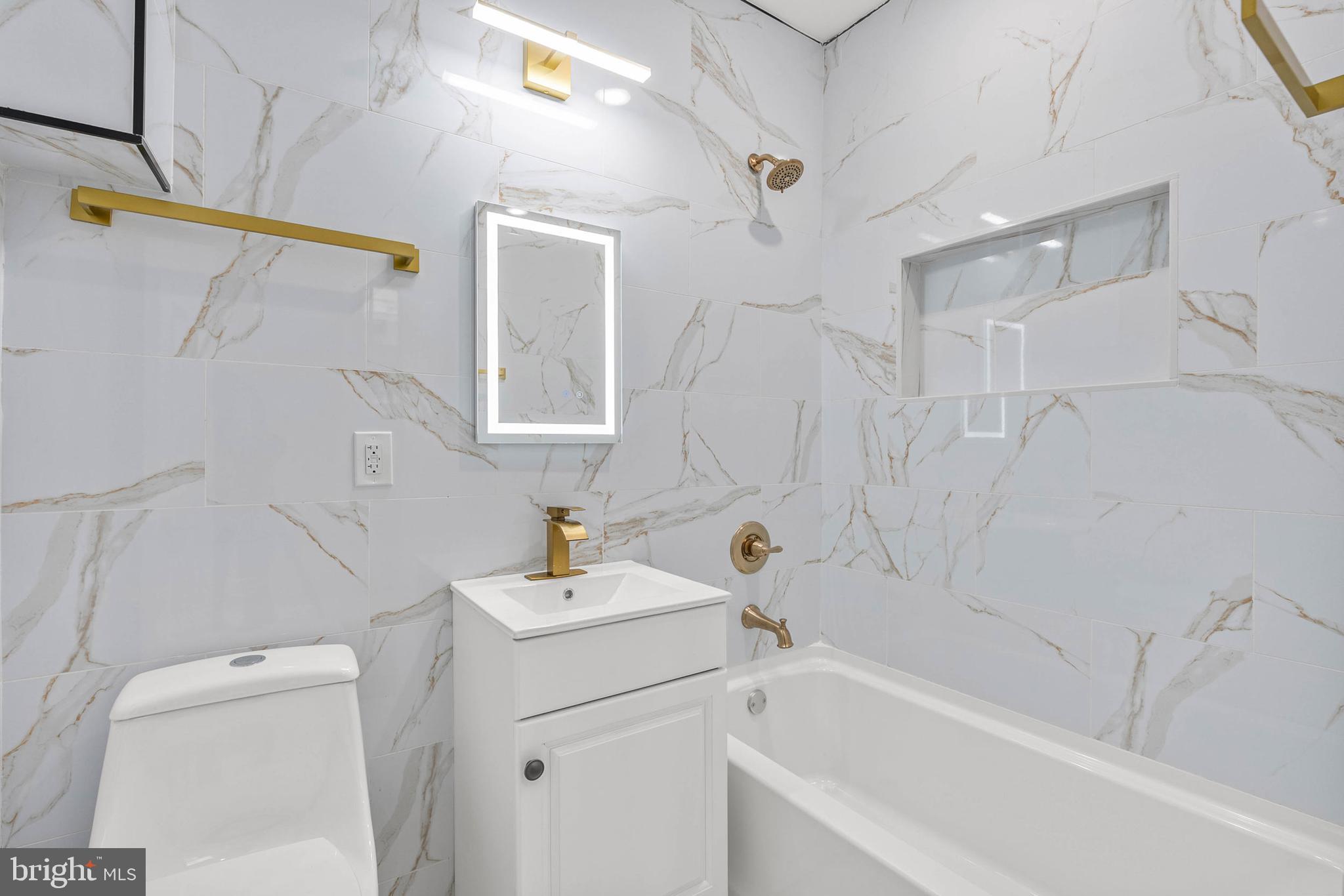 PORT RICHMOND - Residential