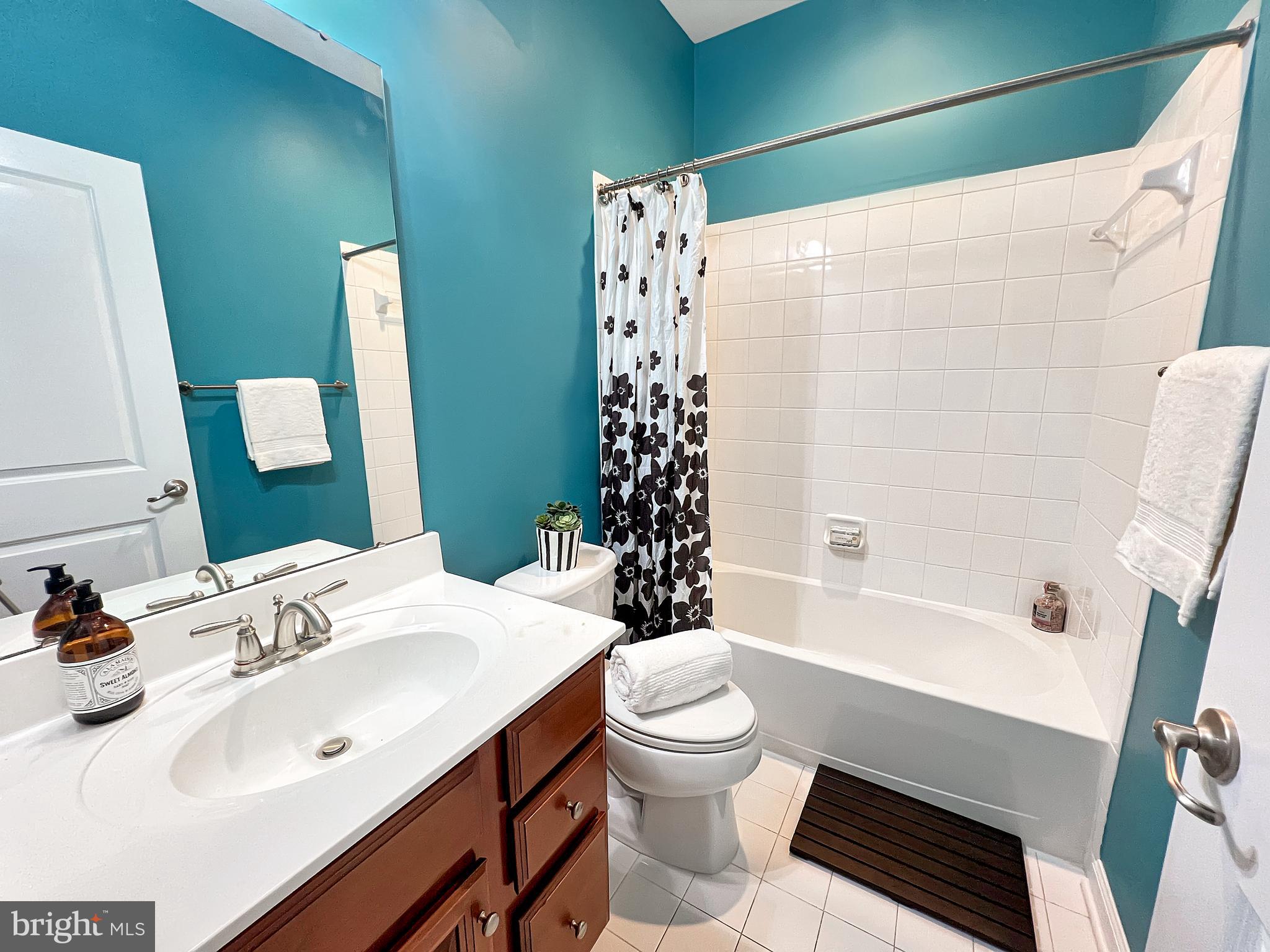 ARCOLA TOWN CENTER CONDO - Residential