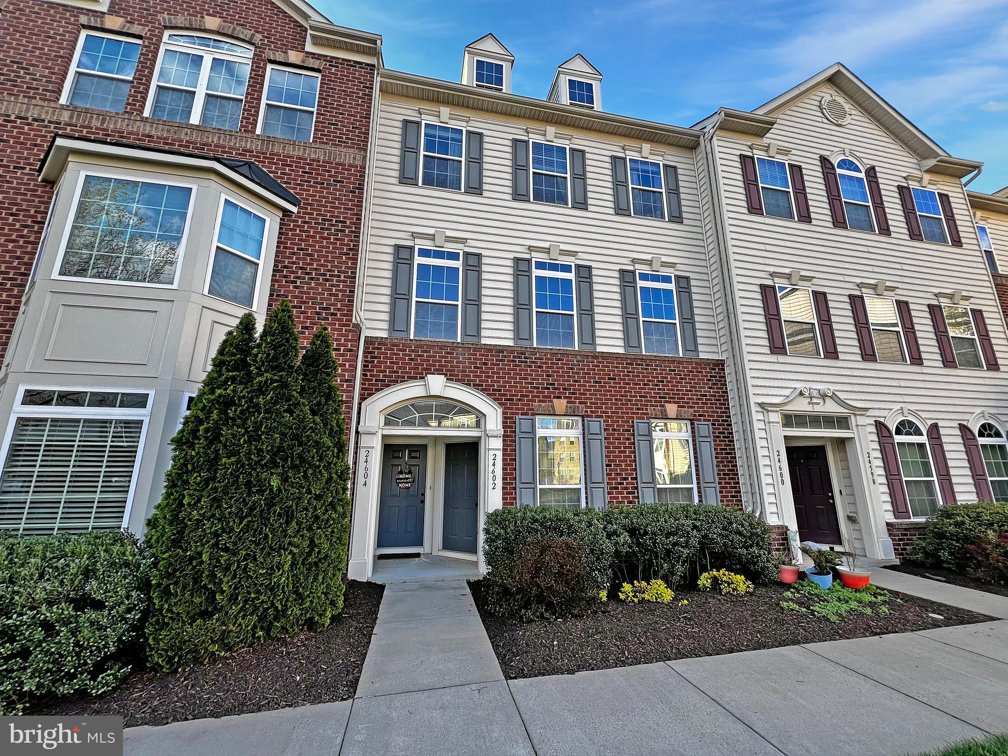 ARCOLA TOWN CENTER CONDO - Residential