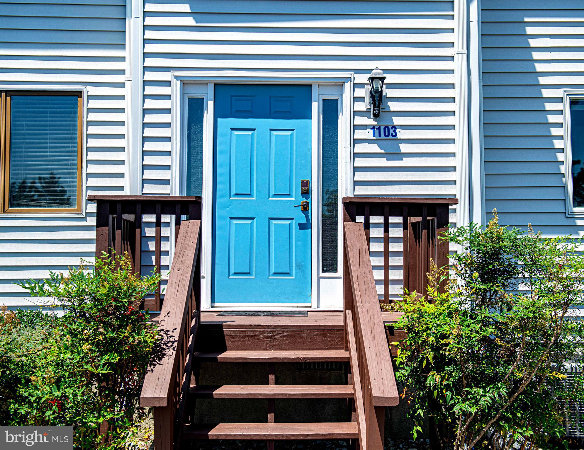 THOMPSON CREEK CONDOS - Residential