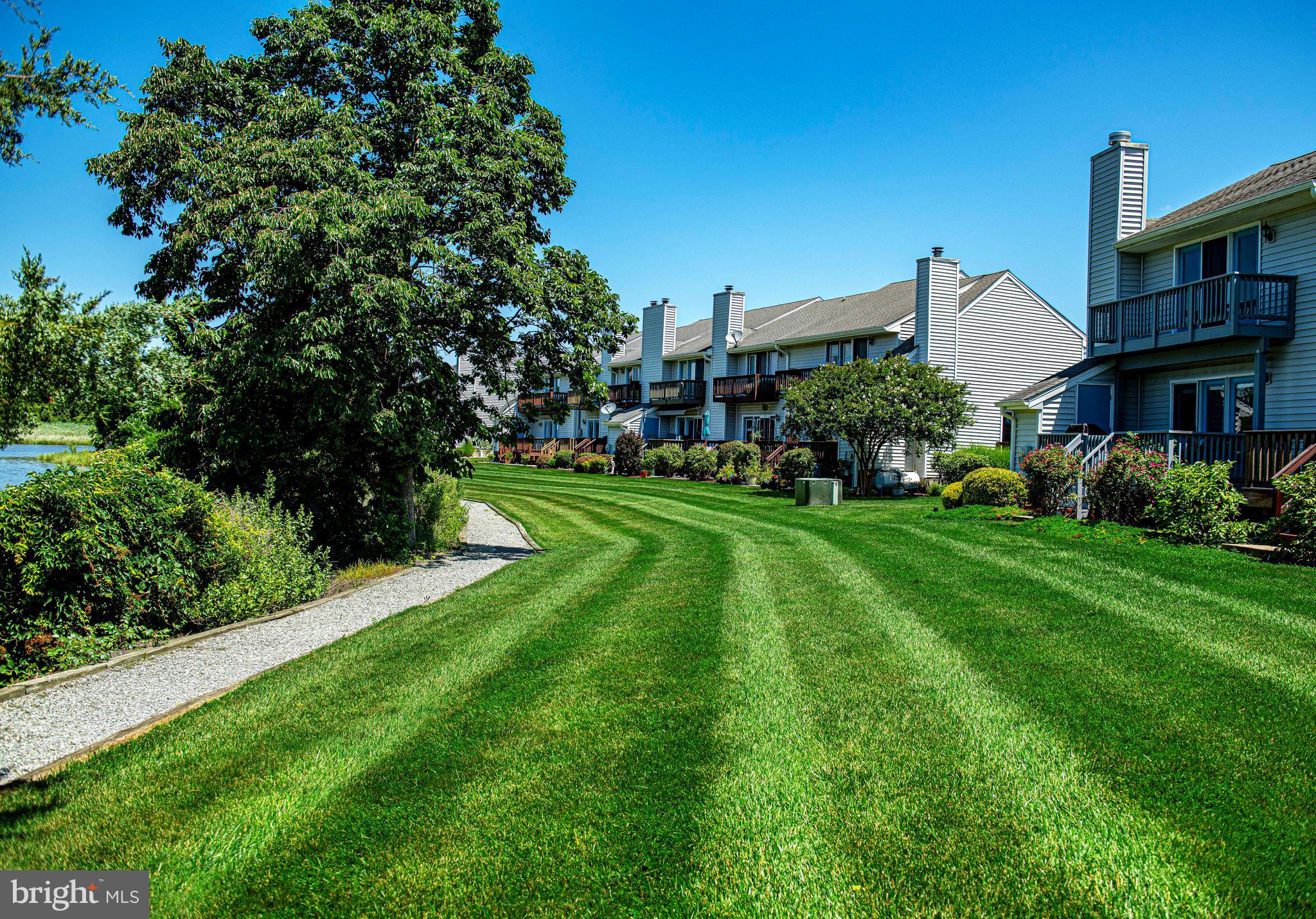 THOMPSON CREEK CONDOS - Residential