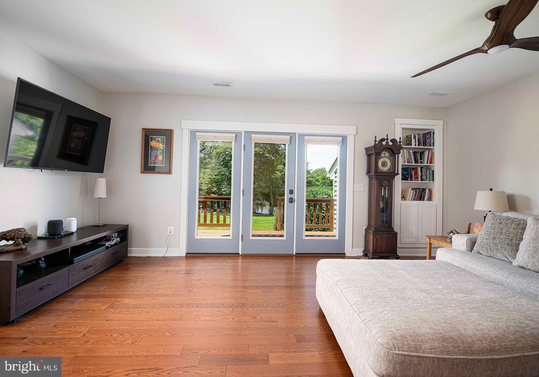 THOMPSON CREEK CONDOS - Residential