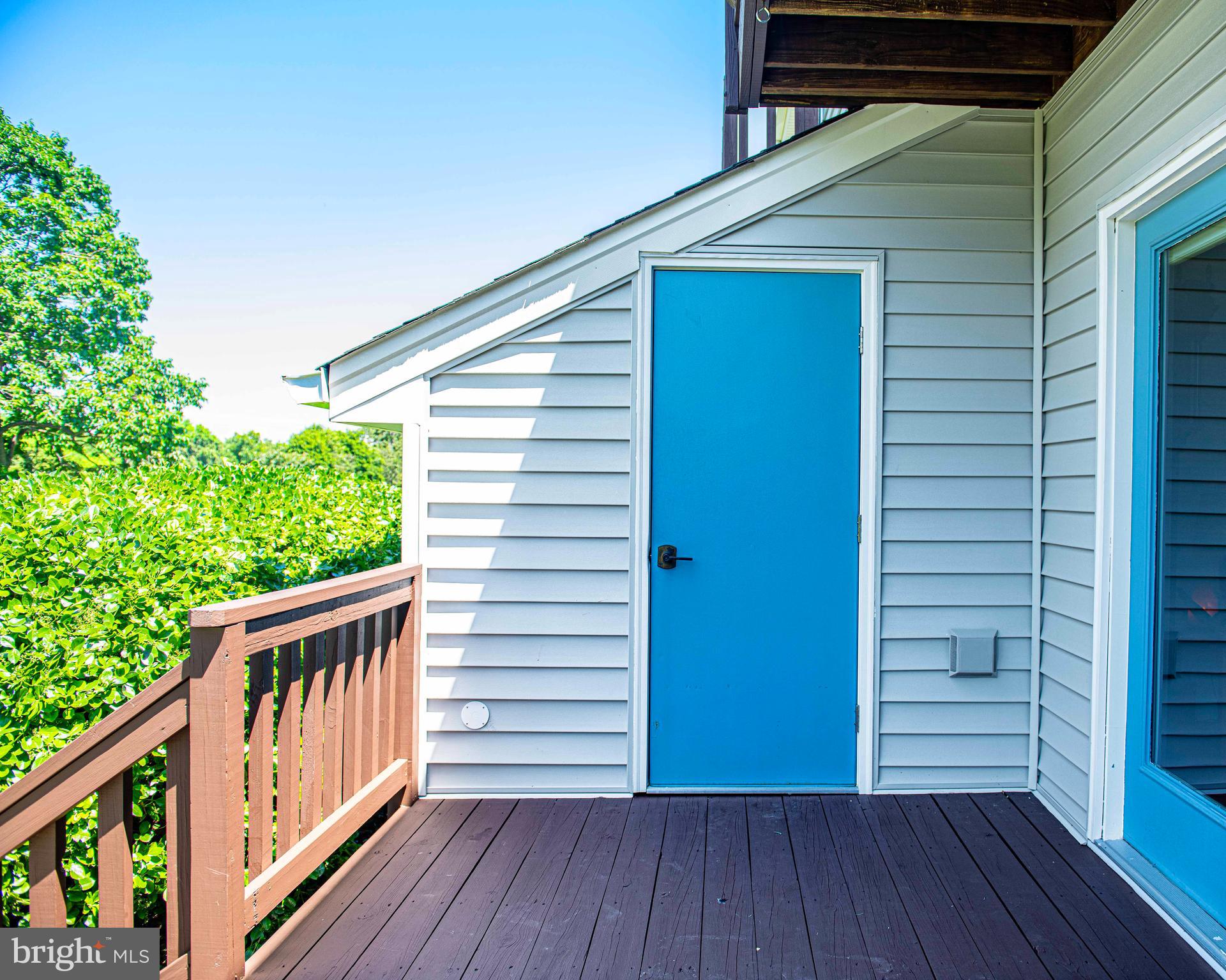 THOMPSON CREEK CONDOS - Residential