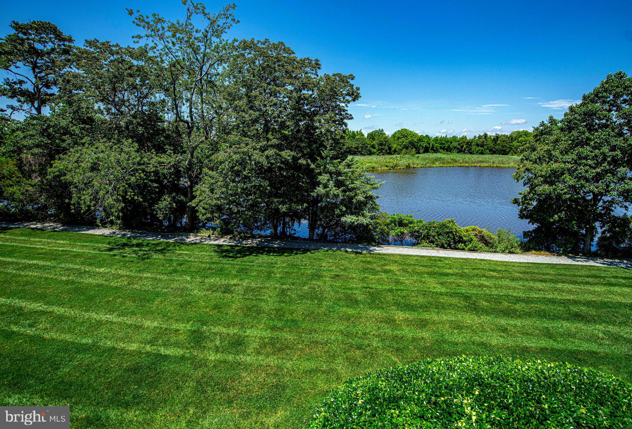 THOMPSON CREEK CONDOS - Residential