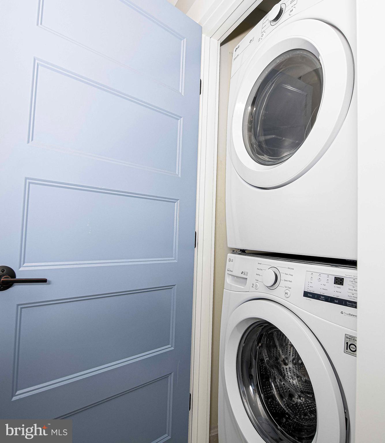 THOMPSON CREEK CONDOS - Residential