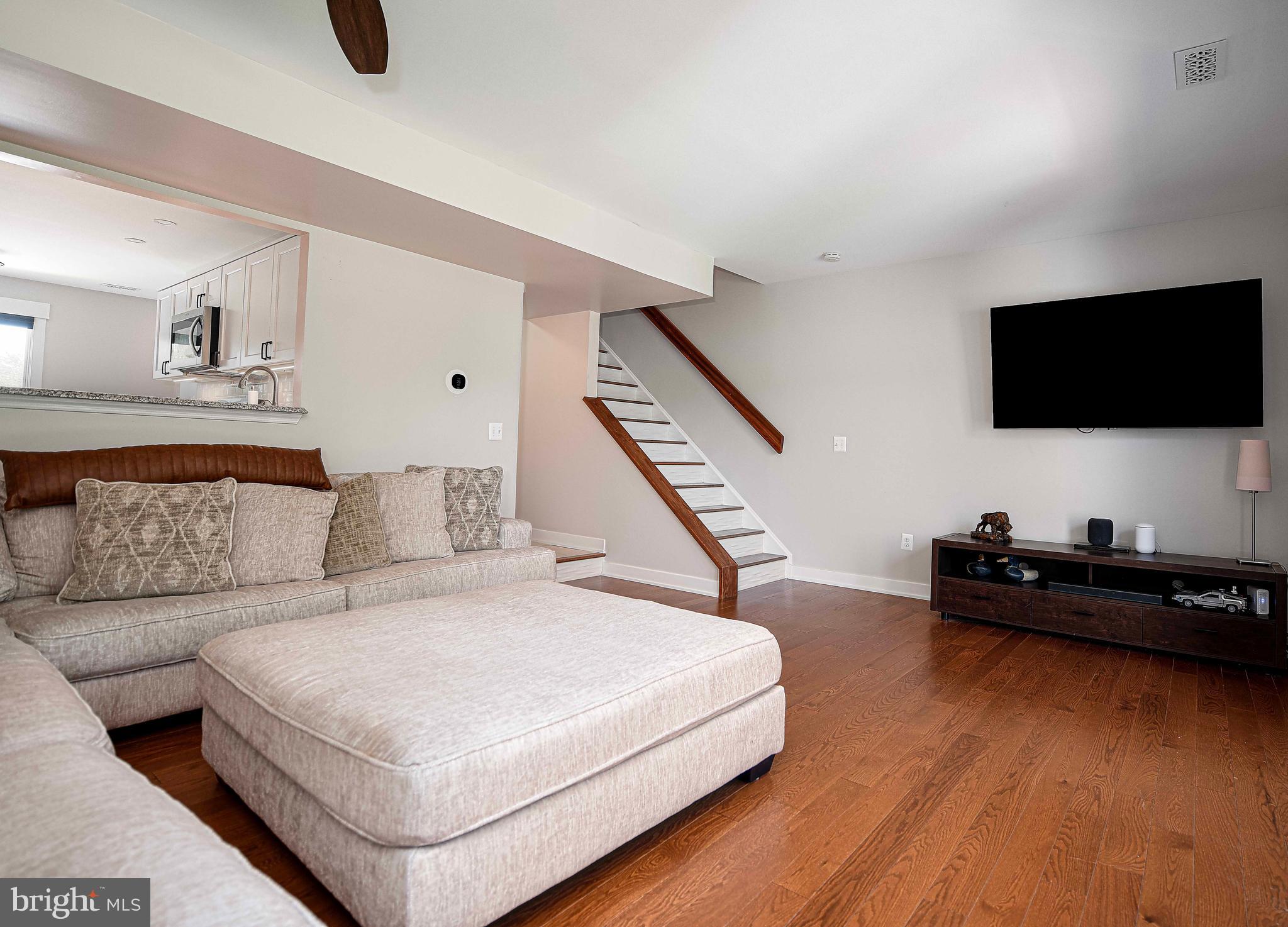 THOMPSON CREEK CONDOS - Residential