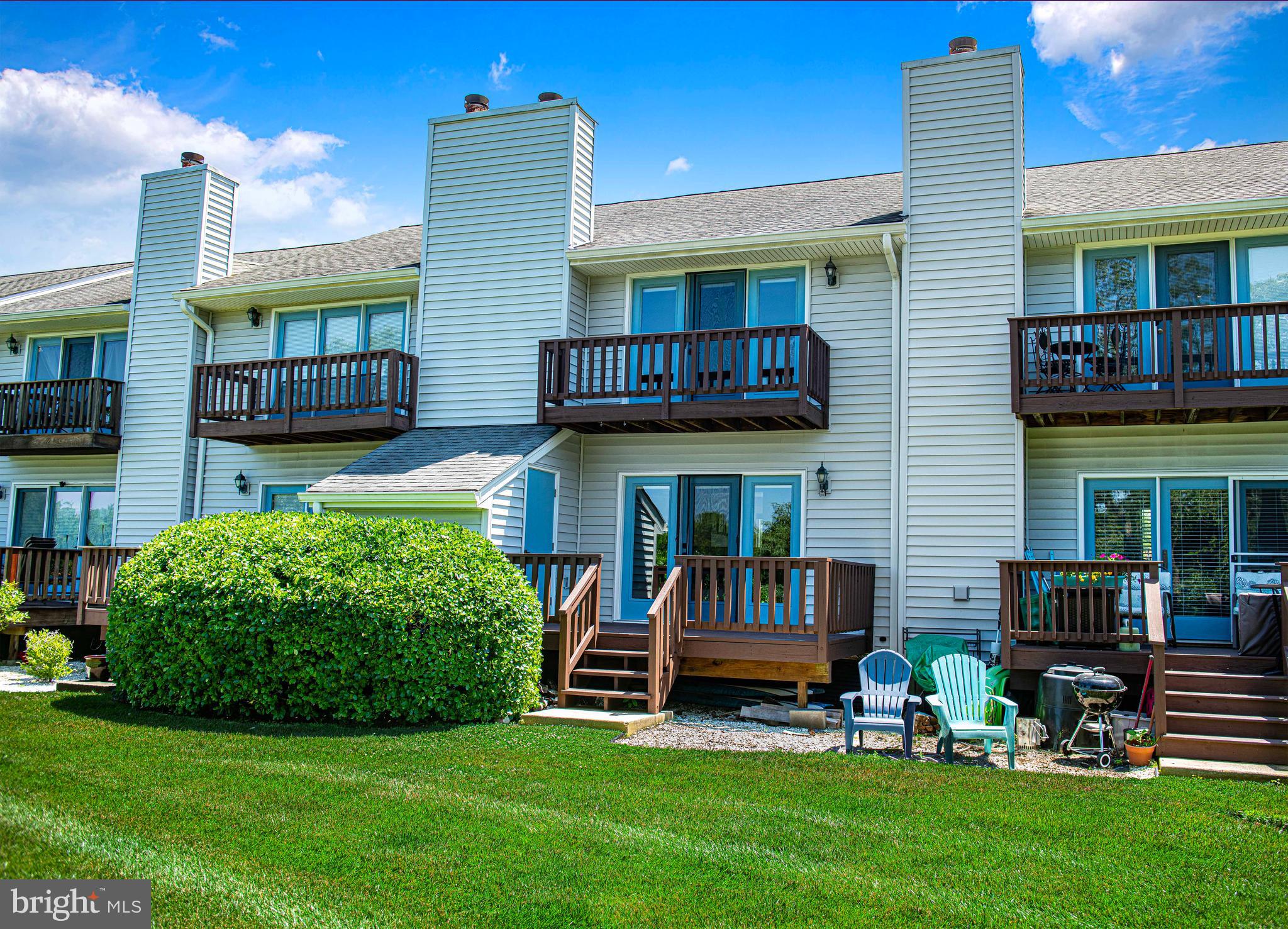 THOMPSON CREEK CONDOS - Residential