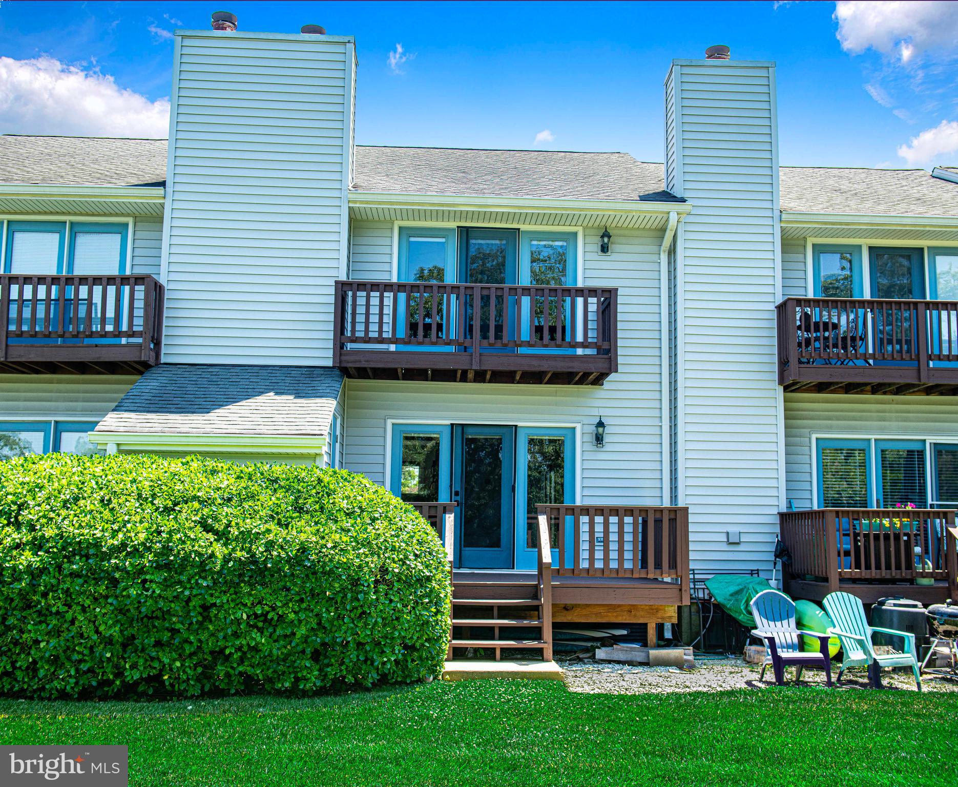 THOMPSON CREEK CONDOS - Residential