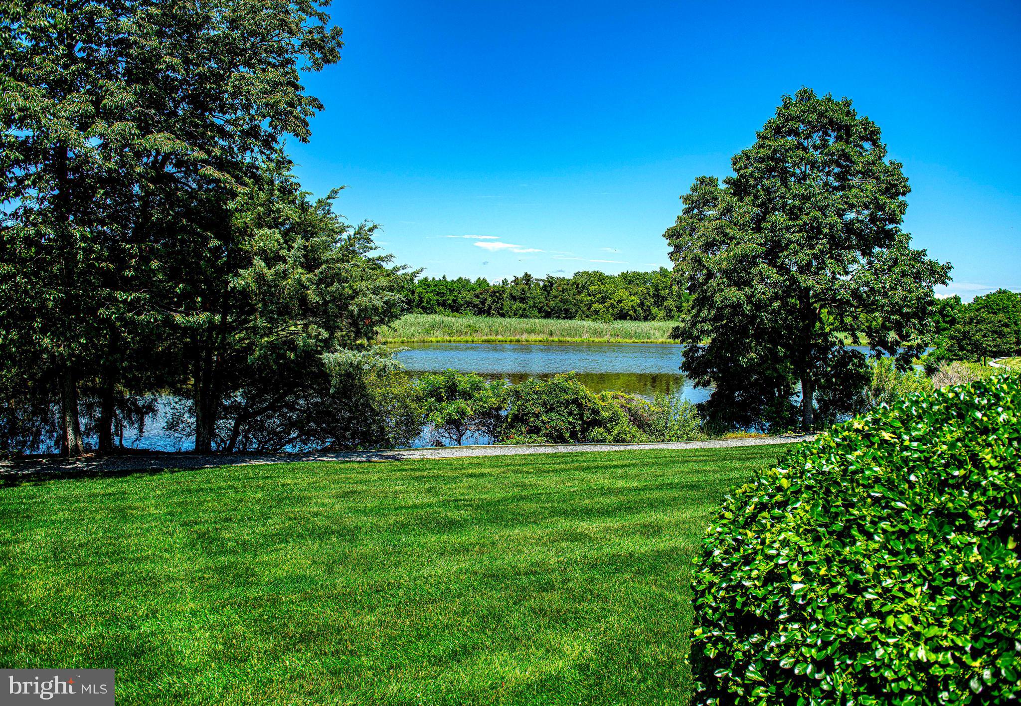 THOMPSON CREEK CONDOS - Residential