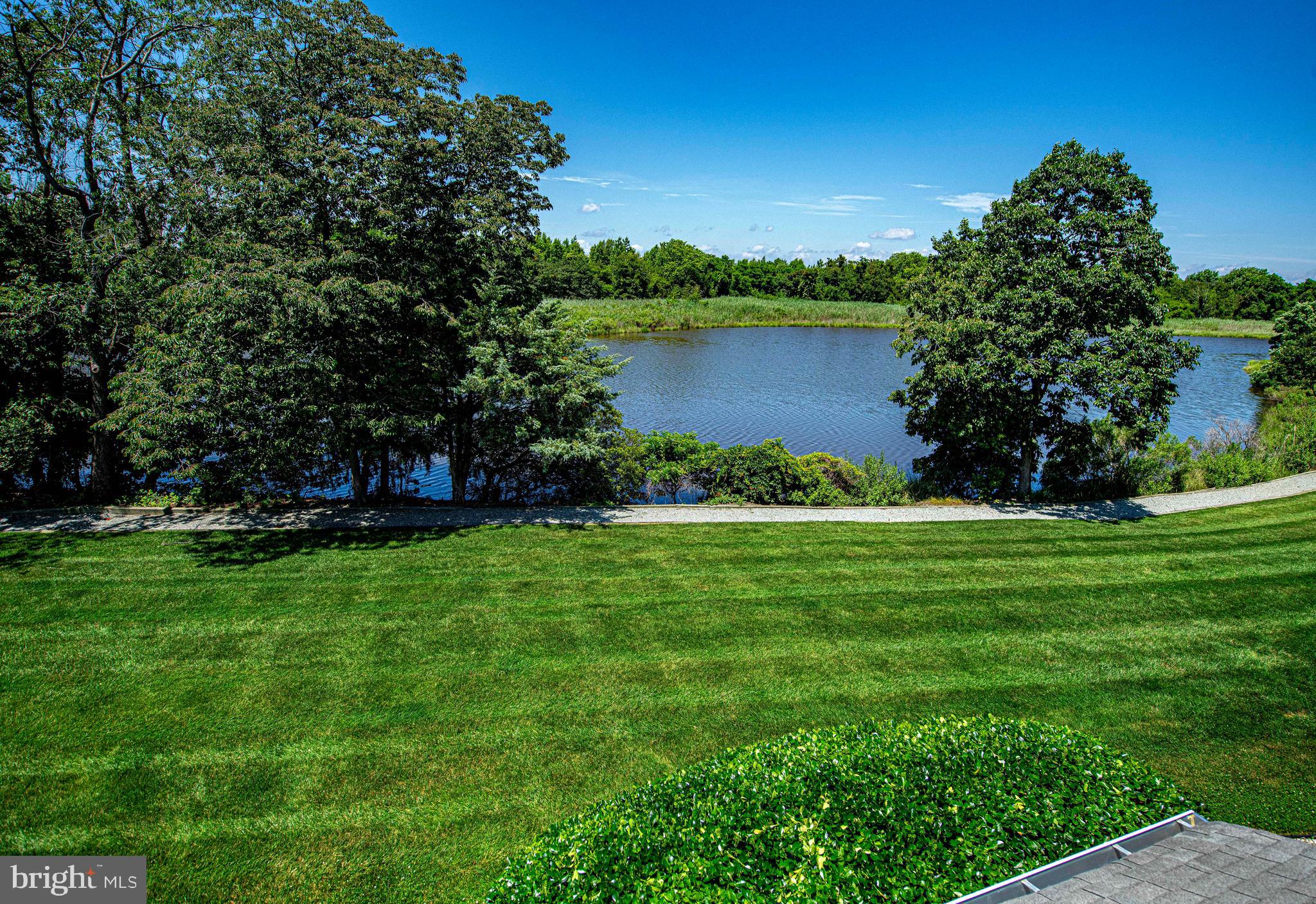 THOMPSON CREEK CONDOS - Residential