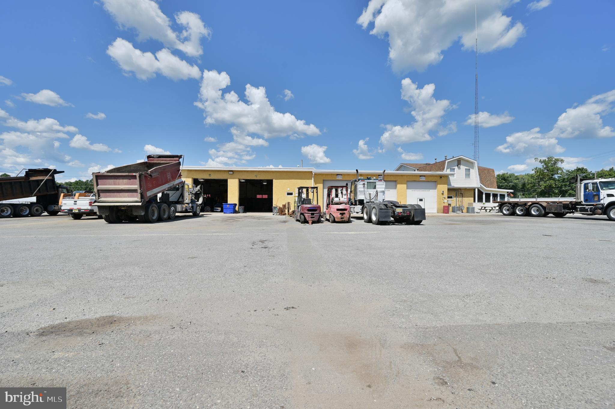 730 W WHITE HORSE PIKE