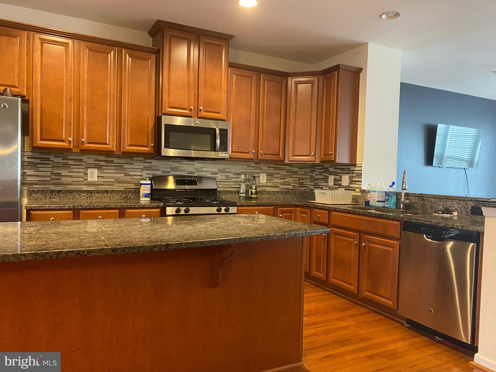 THE PARK AT ADDISON METRO - Residential