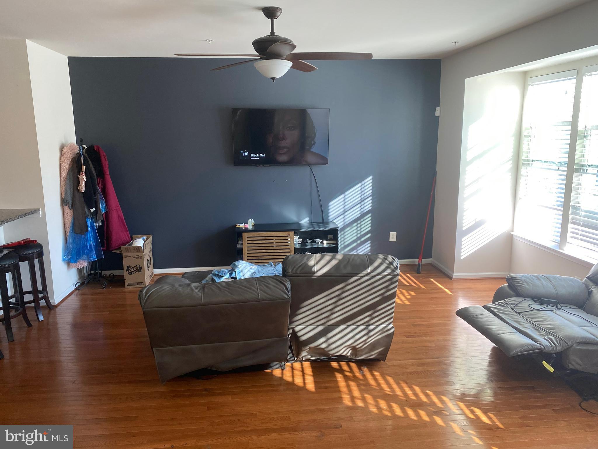 THE PARK AT ADDISON METRO - Residential