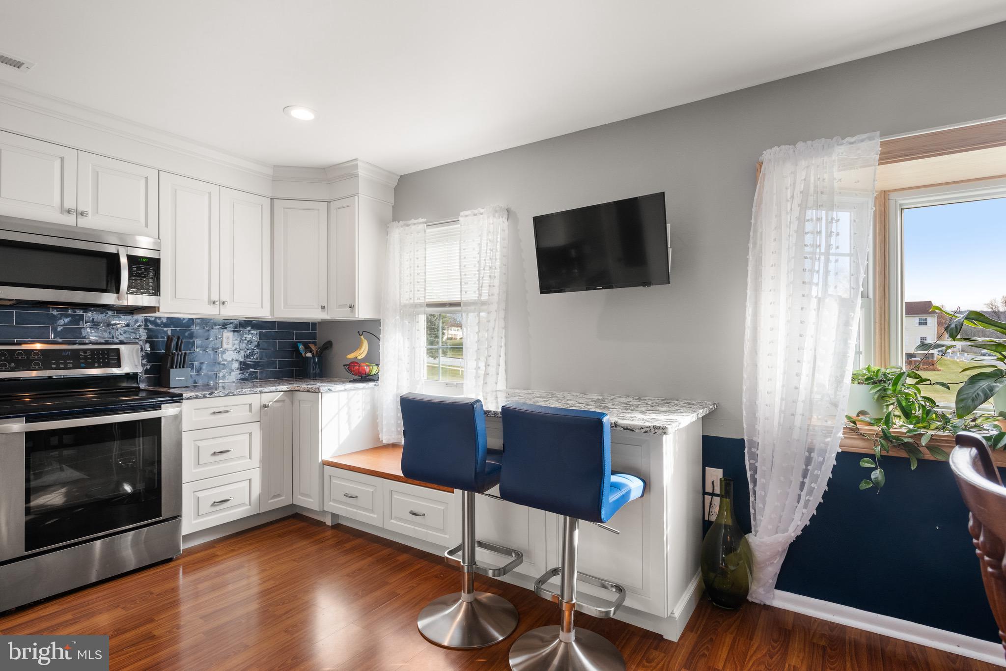 BEAVER RUN KNOLL - Residential