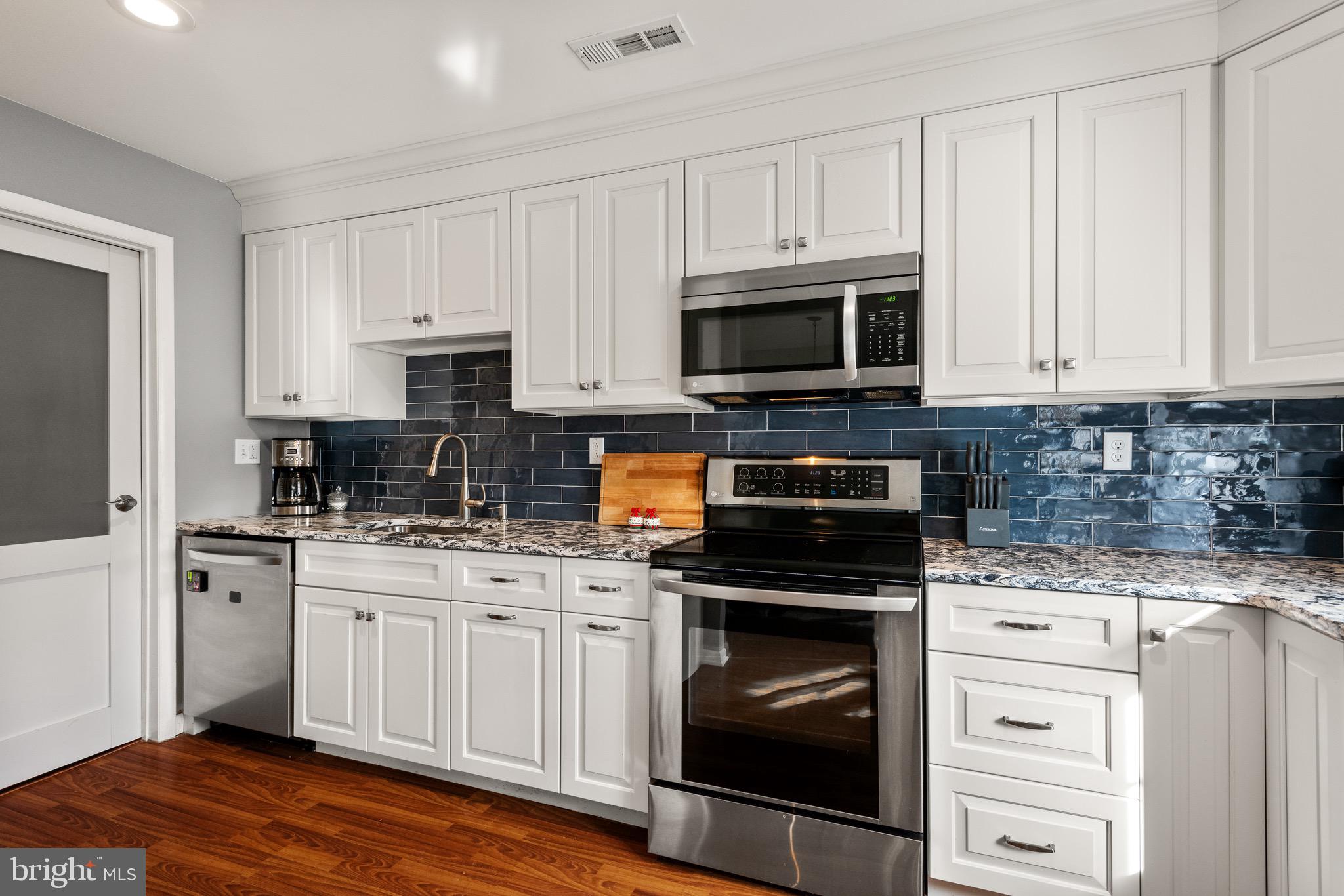 BEAVER RUN KNOLL - Residential