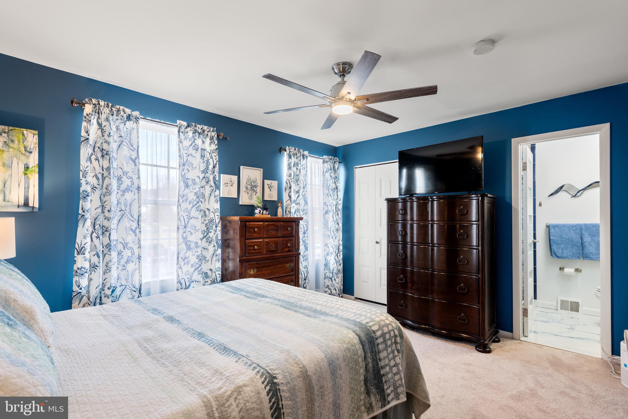 BEAVER RUN KNOLL - Residential