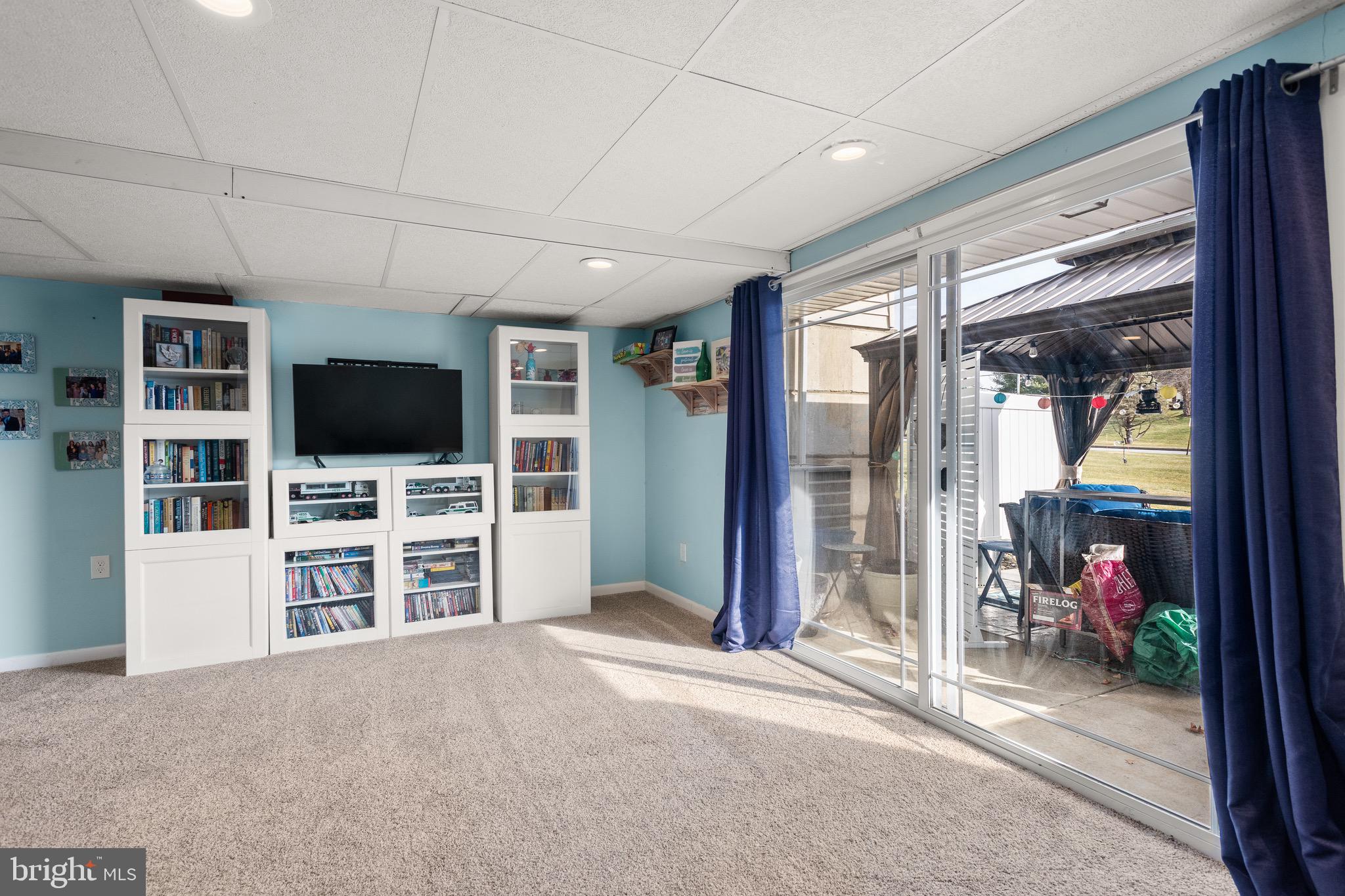 BEAVER RUN KNOLL - Residential