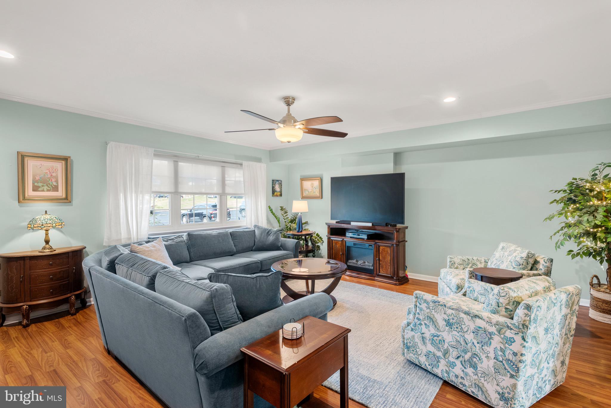 BEAVER RUN KNOLL - Residential