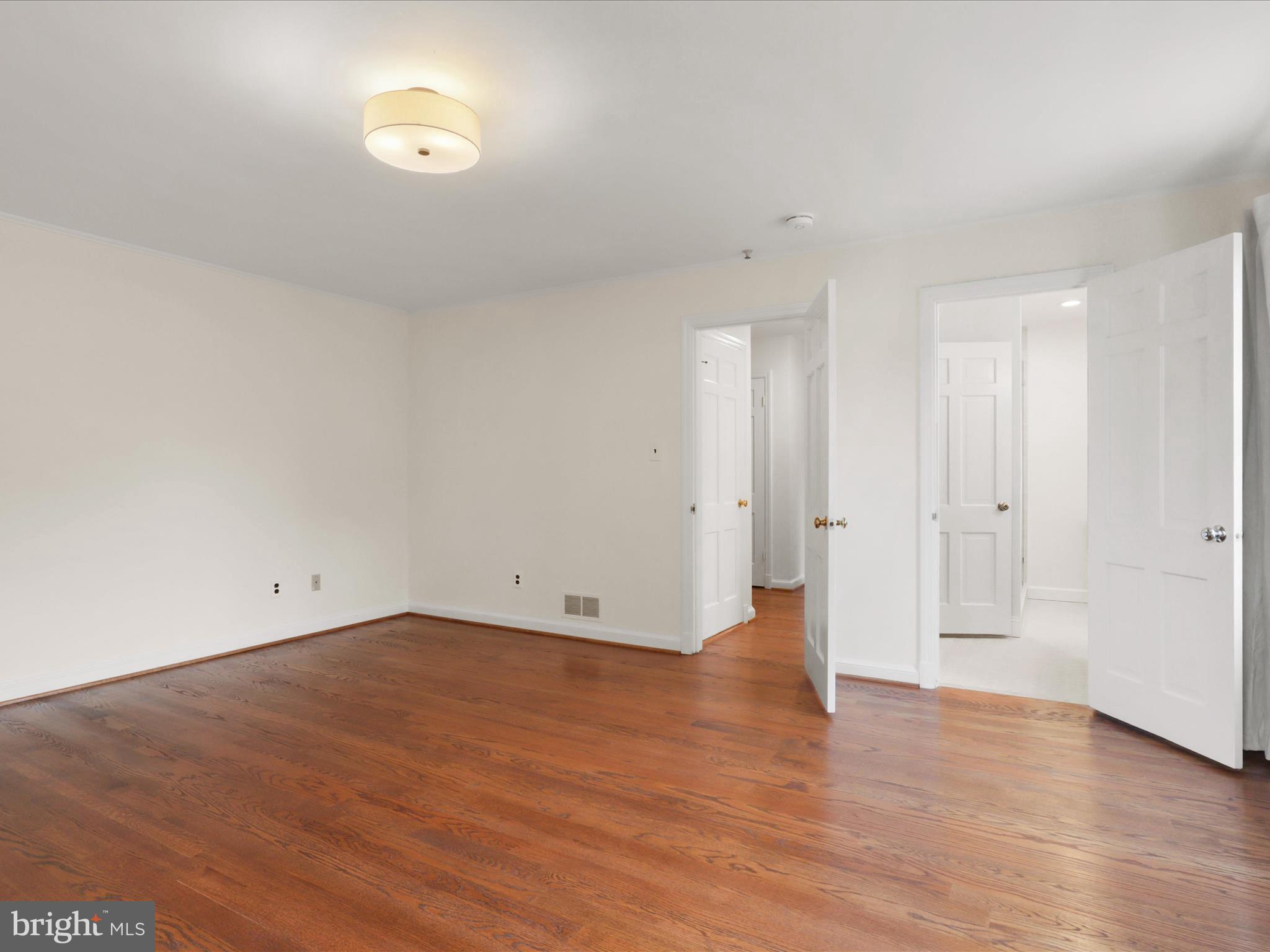 BANNOCKBURN ESTATES - Residential