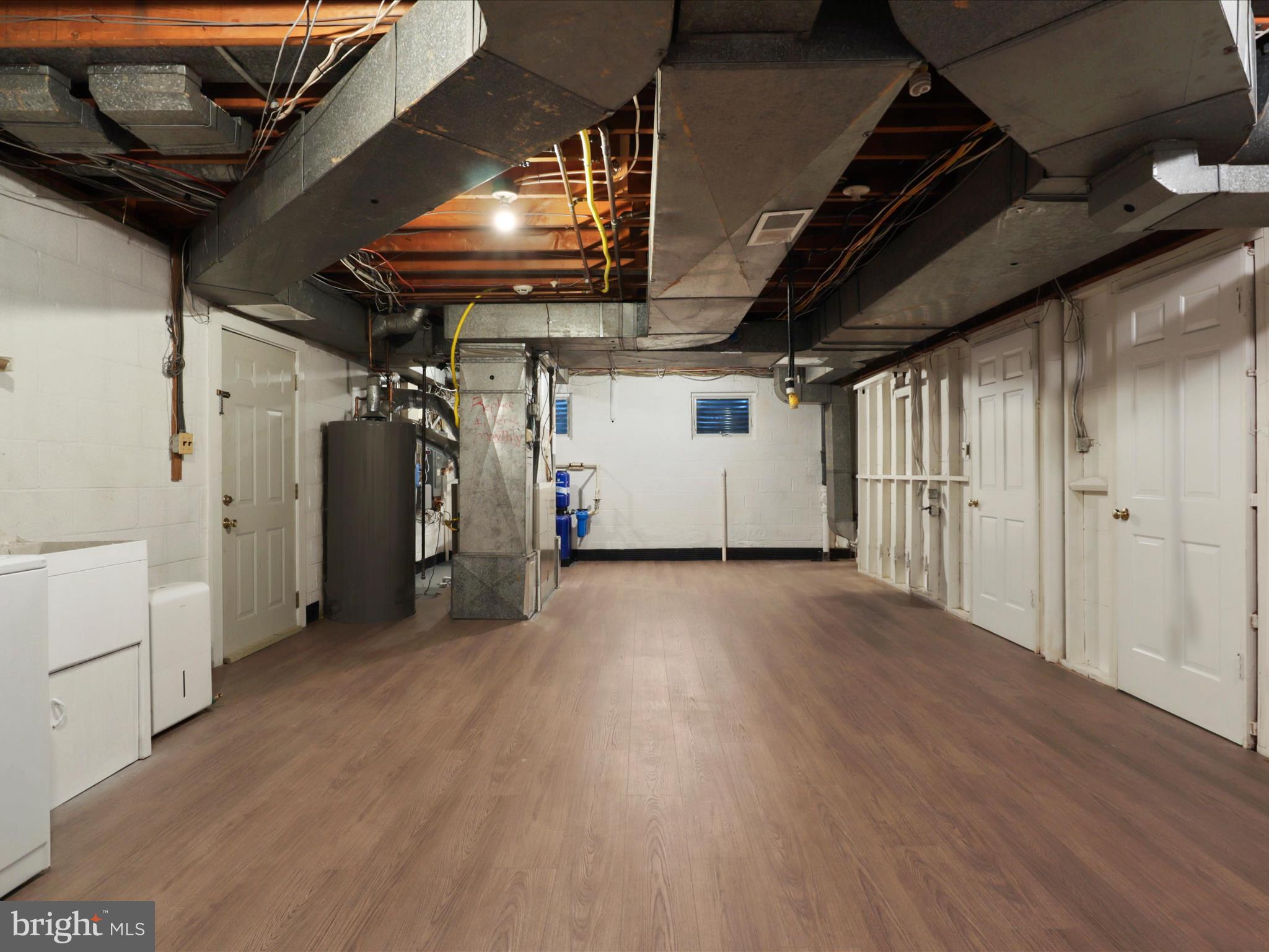 BANNOCKBURN ESTATES - Residential