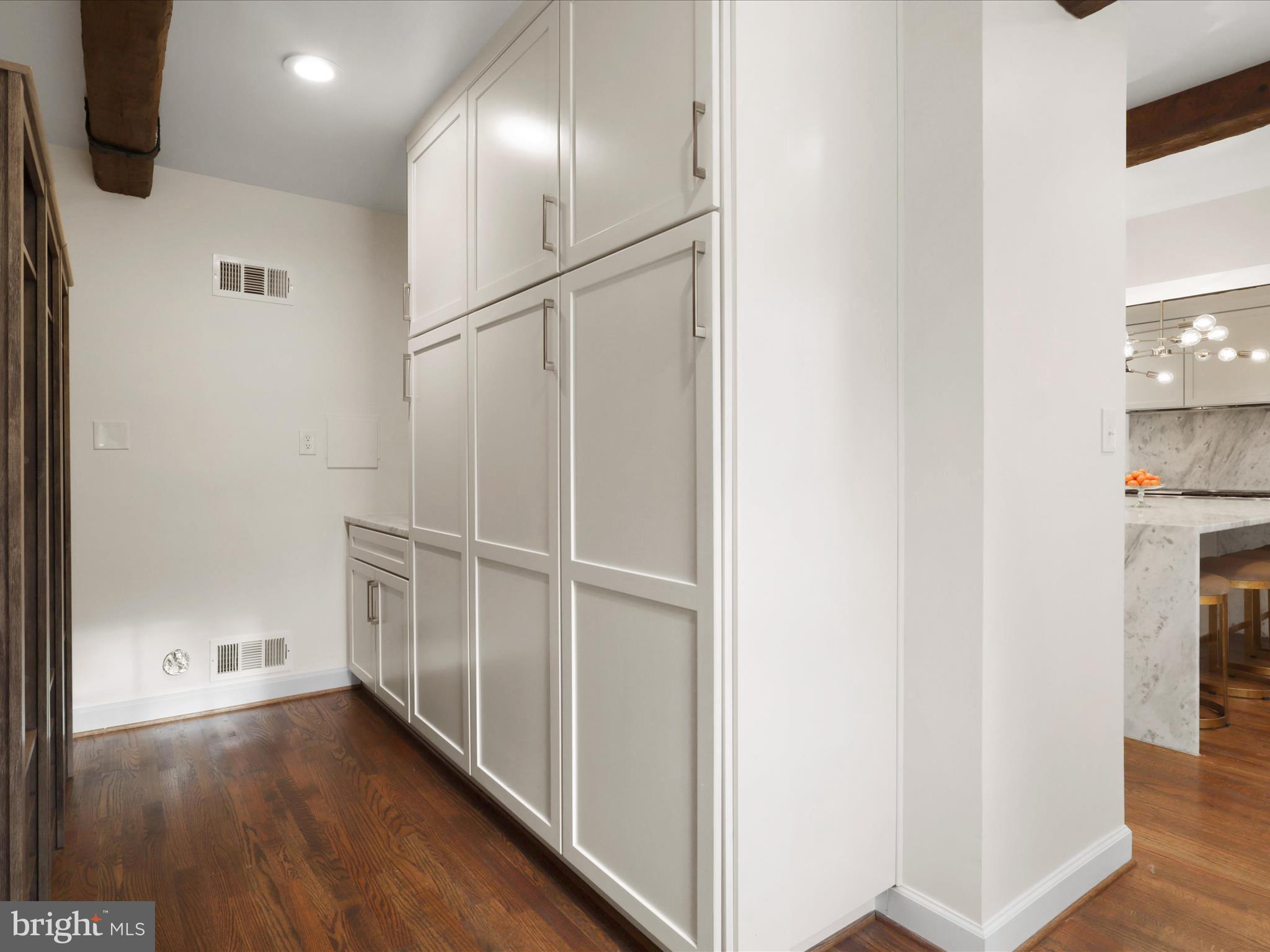 BANNOCKBURN ESTATES - Residential